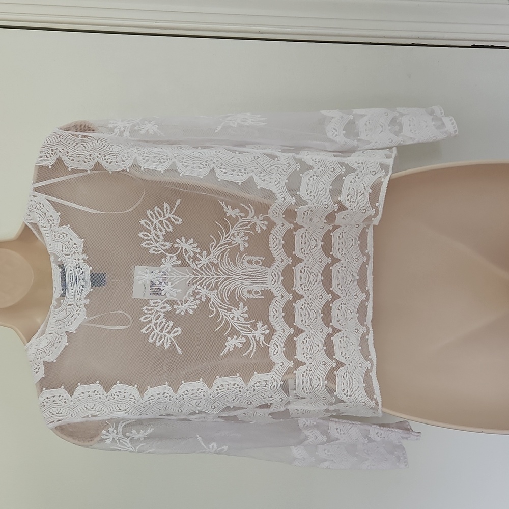 NWT Rabbit Rabbit Rabbit Design Sheer Lace Shrug Top Size M - Picture 2 of 13